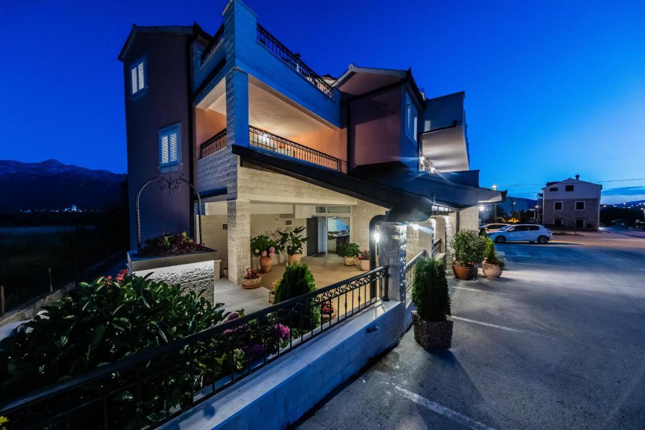San Mihael luxury rooms Dugopolje Bagian luar foto